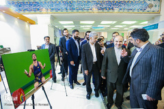 بازدید وزیر ورزش و جوانان از نمایشگاه قرآن