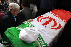 محد رضا عارف، نماینده مردم تهران در مراسم تشییع پیکر مرحوم حجت الاسلام «احمد احمدی»