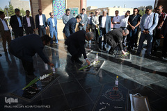 ادای احترام تیم پزشکی به شهدا هشت سال دفاع مقدس