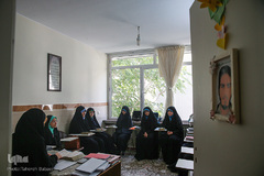 در ابتدا ضحی را به خاطر سن کم در مرکز تخصصی امام حسین(ع) مخصوص آموزش قرآنی نمی پذیرفتند اما پس از اصرار خانواده و تستی که از او گرفتند متوجه شدند که حسن حفظ دارد بر همین اساس قبول کردند او نیز در کنار بقیه دانش آموزان به حفظ قرآن بپردازد