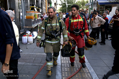 آتش سوزی در ساختمان تولیدی لباس چهارراه ولیعصر