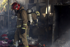 آتش سوزی در ساختمان تولیدی لباس چهارراه ولیعصر