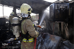 آتش سوزی در ساختمان تولیدی لباس چهارراه ولیعصر