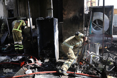 آتش سوزی در ساختمان تولیدی لباس چهارراه ولیعصر