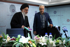  آیت‌الله سیدمصطفی محقق داماد، استاد دانشکده حقوق دانشگاه شهید بهشتی
