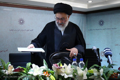  آیت‌الله سیدمصطفی محقق داماد، استاد دانشکده حقوق دانشگاه شهید بهشتی
