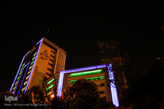 روشنایی چراغ های استانداری تهران در  پایان شب و خارج از ساعت اداری