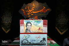 زیارت پیکرهای مطهر و تازه تفحص شده ۱۳۵شهید گمنام دفاع مقدس در معراج الشهدای تهران