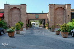 سردر اصلی ولی بدون نشان مرکز دایرةالمعارف بزرگ اسلامی