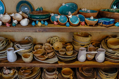 فضای داخلی عتیقه‌فروشی گالریا مرکز دایرةالمعارف بزرگ اسلامی