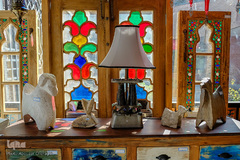 فضای داخلی عتیقه‌فروشی گالریا مرکز دایرةالمعارف بزرگ اسلامی