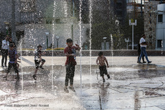 ز غوغای جهان فارغ