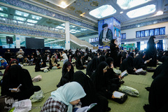 قرائت دعای عرفه در مصلی تهران