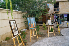 نمایشگاه آثار هنری اهدایی به نفع بازتوانی مادران در حال بهبود از اعتیاد