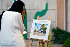 نمایشگاه آثار هنری اهدایی به نفع بازتوانی مادران در حال بهبود از اعتیاد