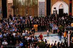 برافراشتن پرچم حرم امام حسین (ع) بر گنبد کربلای ایران