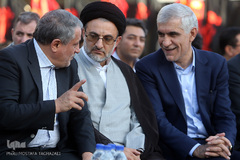 مراسم اهتزاز پرچم ۱۰۰۰متری یاحسین (ع) در بوستان طالقانی مجموعه فرهنگی عباس آباد