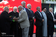 مراسم اهتزاز پرچم ۱۰۰۰متری یاحسین (ع) در بوستان طالقانی مجموعه فرهنگی عباس آباد