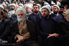 حجت‌الاسلام محمدیان، رئیس سابق نهاد نمایندگی مقام معظم رهبری در دانشگاه‌ها و  حجت‌الاسلام  مصطفی رستمی، رئیس جدید این نهاد