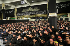 اولین شب مراسم عزاداری حضرت اباعبدالله الحسین(ع) در حسینیه امام خمینی(ره)