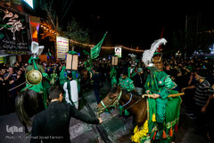 آیین مشعل گردانی عراقی ها در شب عاشورای حسینی