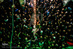 آیین مشعل گردانی عراقی ها در شب عاشورای حسینی