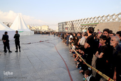 مراسم خیمه سوزان عصر عاشورا در میدان امام حسین(ع) تهران