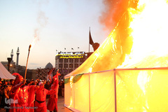مراسم خیمه سوزان عصر عاشورا در میدان امام حسین(ع) تهران
