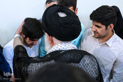 دیدار نویسنده و راوی کتاب «فرنگیس» با رهبر انقلاب