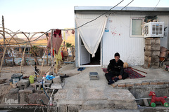 پیرمردی از اهالی روستای  زلزله زده سرابلو