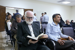  جواد محقق نویسنده، شاعر و روزنامه‌نگار در آیین رونمایی از کتاب «اربعین مرثیه»