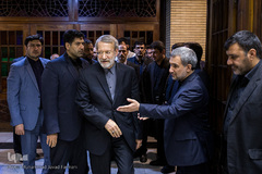 علی لاریجانی در مراسم ترحیم مرحومه فاطمه زندبار، والده محسن و پرویز اسماعیلی