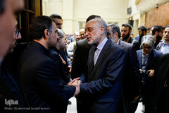 علی اکبر صالحی در مراسم ترحیم مرحومه فاطمه زندبار، والده محسن و پرویز اسماعیلی