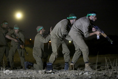 مراسم افتتاحیه و نخستین اجرای نمایش محیطی «نقطه رهایی»