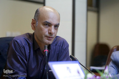 نشست نقد و بررسی کتاب «حاجی خودتی»