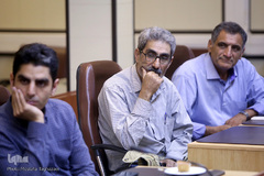 نشست نقد و بررسی کتاب «حاجی خودتی»