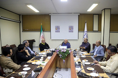 نشست نقد و بررسی کتاب «حاجی خودتی»