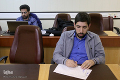 نشست نقد و بررسی کتاب «حاجی خودتی»