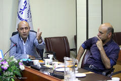 نشست نقد و بررسی کتاب «حاجی خودتی»