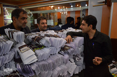 ازدحام در دفاتر زیارتی در آستانه اربعین حسینی / قم