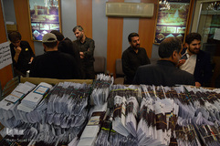 ازدحام در دفاتر زیارتی در آستانه اربعین حسینی / قم