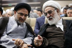 حجت الاسلام‌و‌المسلمین محمدی گلپایگانی، رییس دفتر رهبر معظم انقلاب و حجت‌الاسلام‌والمسلمین خاموشی، رئیس جدید سازمان اوقاف و امور خیریه