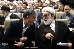 حجت الاسلام‌و‌المسلمین محمدی گلپایگانی، رییس دفتر رهبر معظم انقلاب و سیدعباس صالحی، وزیر فرهنگ و ارشاد اسلامی