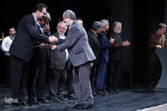 تجلیل از نوازندگان ارکستر سمفونیک دفاع مقدس(سازهای خاکی)