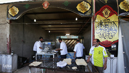 حال و هوای موکب حرم حضرت معصومه(س)در طریق نجف به کربلا⁩