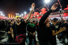 عرض ارادت دسته‌های عزاداری موکب‌ها در شب اربعین