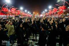 عرض ارادت دسته‌های عزاداری موکب‌ها در شب اربعین