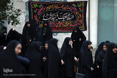 دسته عزاداری دانشجویان از دانشگاه تهران تا حسینیه امام خمینی (ره)