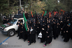 دسته عزاداری دانشجویان از دانشگاه تهران تا حسینیه امام خمینی (ره)