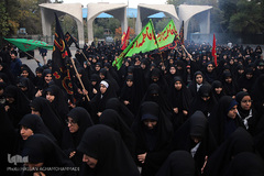 دسته عزاداری دانشجویان از دانشگاه تهران تا حسینیه امام خمینی (ره)